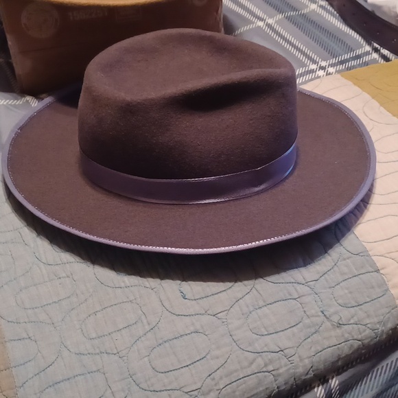 Stylish Men's Fedora Hat Collection - Picture 5 of 14